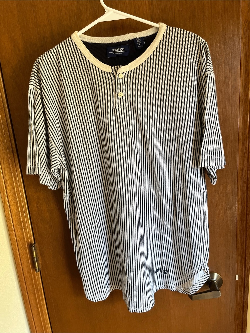 Nautica womens Black & White Striped Henley Shirt med loungewear/sleepwear